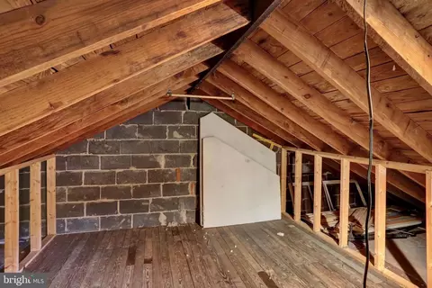 Entry Way - 1147 Gregg Ave, Reading, PA 19607 photo 5 of 5