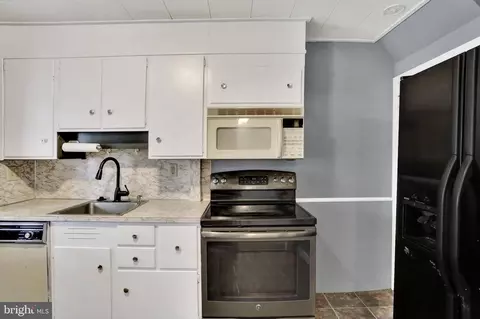 Kitchen - 1147 Gregg Ave, Reading, PA 19607 photo 1 of 2