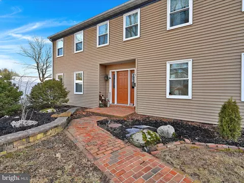 504 W Greenway St, Fleetwood, PA 19522