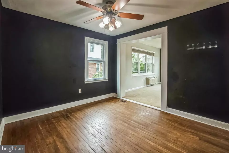 Living - 315 Amherst Ave, Reading, PA 19609 photo 2 of 2