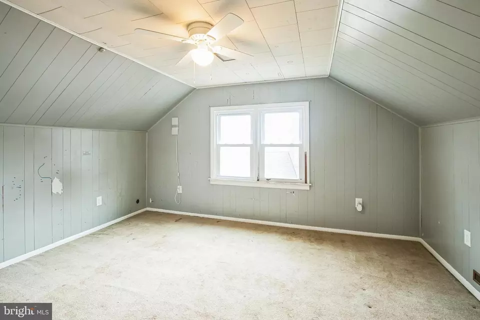Bedroom - 315 Amherst Ave, Reading, PA 19609 photo 2 of 3