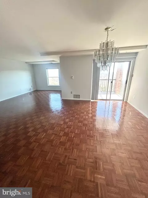 Living - 1375 Pershing Blvd #801, Reading, PA 19607 photo 1 of 2