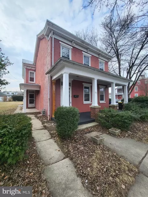 48 W Penn Ave, Robesonia, PA 19551