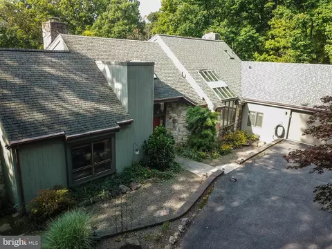 869 Imperial Dr, Mohnton, PA 19540