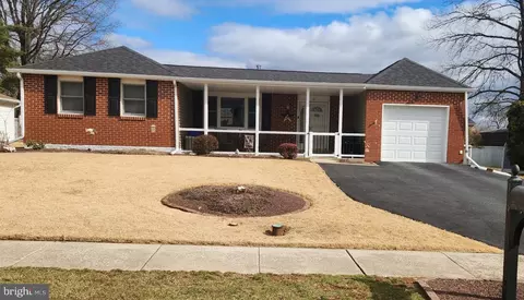 745 Lilac Ln, Reading, PA 19606
