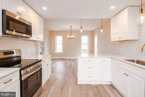 20 W Summit St, Mohnton, PA 19540