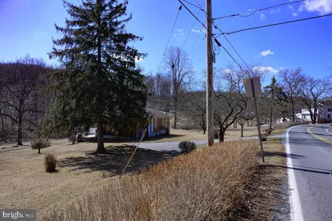 Exterior - 718 Church Rd, Reading, PA 19607 photo 6 of 8