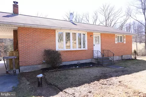 Exterior - 718 Church Rd, Reading, PA 19607 photo 2 of 8