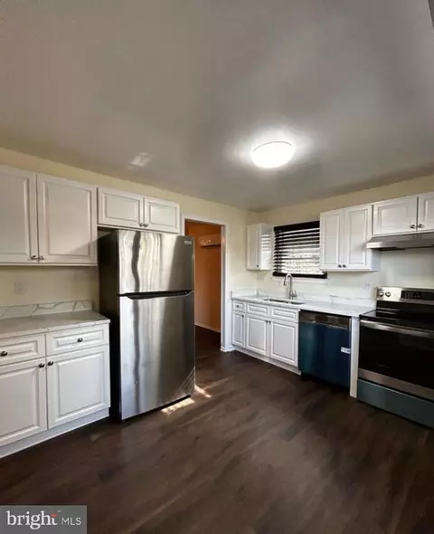 1022 Fox Run, Reading, PA 19606 photo 3