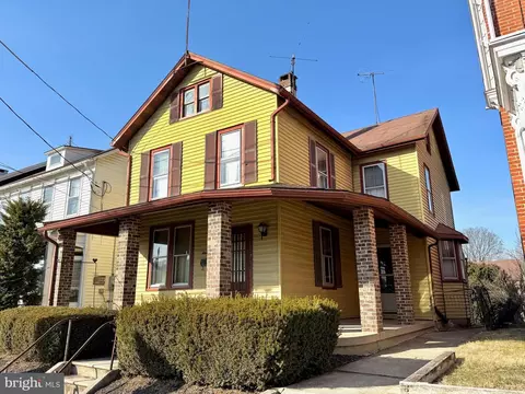 11 E Penn Ave, Robesonia, PA 19551