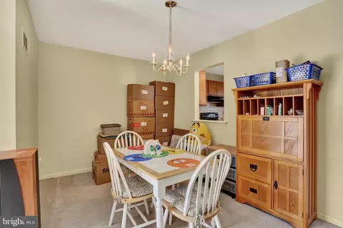 2806 Kingston Dr, Reading, PA 19608 photo 8