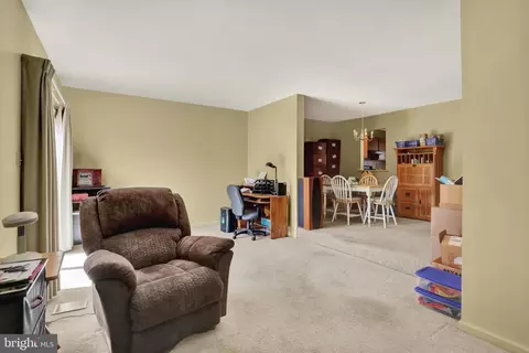 2806 Kingston Dr, Reading, PA 19608 photo 10
