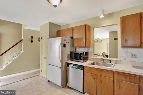 2806 Kingston Dr, Reading, PA 19608 photo 7