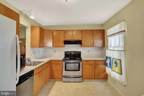 2806 Kingston Dr, Reading, PA 19608 photo 6