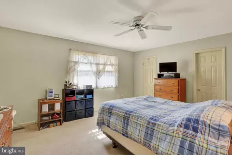 2806 Kingston Dr, Reading, PA 19608 photo 13