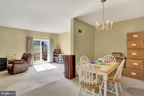 2806 Kingston Dr, Reading, PA 19608 photo 9