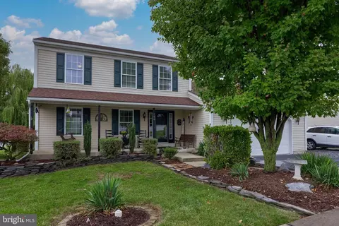 100 Roxberry Dr, Reading, PA 19608