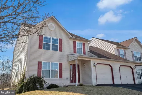 60 Michigan Dr, Reading, PA 19608