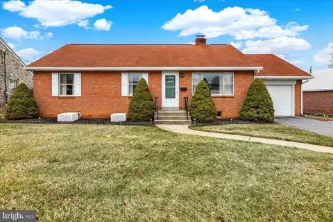 307 W Vine St, Fleetwood, PA 19522