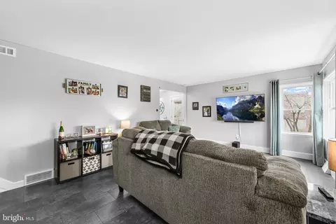 203 Eric Ave, Reading, PA 19607 photo 8