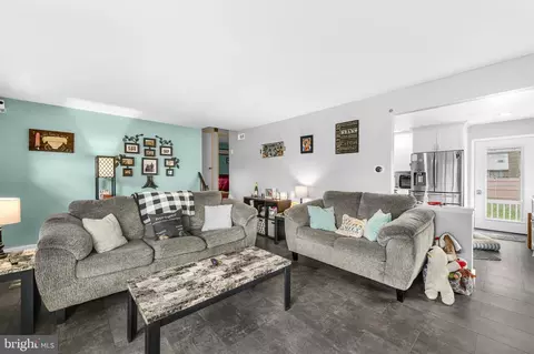203 Eric Ave, Reading, PA 19607 photo 3