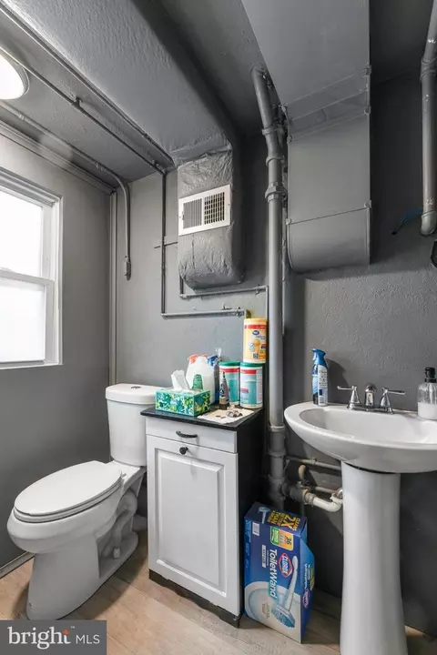203 Eric Ave, Reading, PA 19607 photo 27