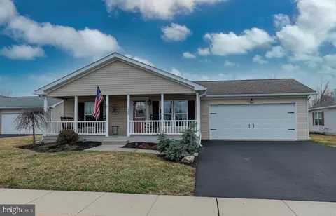 153 Random Rd, Douglassville, PA 19518