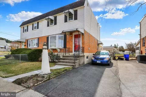 1618 County St, Reading, PA 19605 photo 3