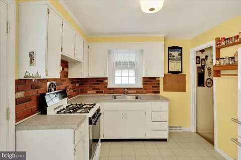 1618 County St, Reading, PA 19605 photo 10