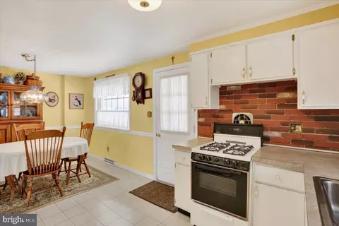 1618 County St, Reading, PA 19605 photo 11