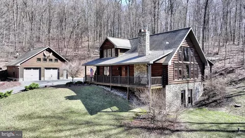 1081 Meckville Rd, Fredericksburg, PA 17026