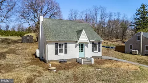 1599 Weavertown Rd, Douglassville, PA 19518