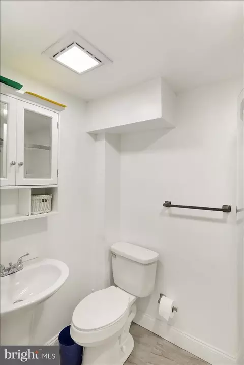 Bath - 108 Gerald Ave, Reading, PA 19607 photo 4 of 4