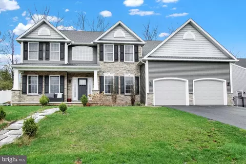 7 Stella Dr, Reading, PA 19608