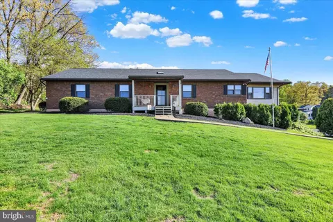 314 Sycamore Ln, Blandon, PA 19510