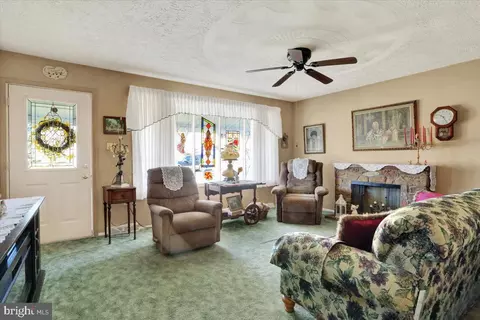 326 Ernst Rd, Reading, PA 19601 photo 4