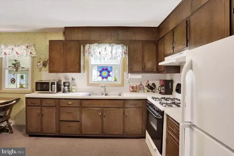 326 Ernst Rd, Reading, PA 19601 photo 6