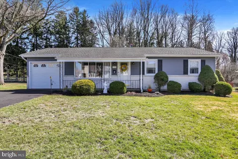 326 Ernst Rd, Reading, PA 19601