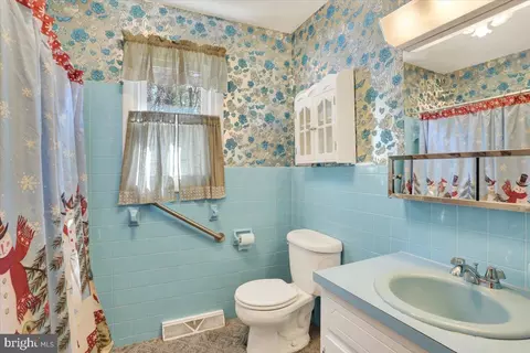 326 Ernst Rd, Reading, PA 19601 photo 11