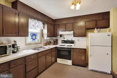 326 Ernst Rd, Reading, PA 19601 photo 7