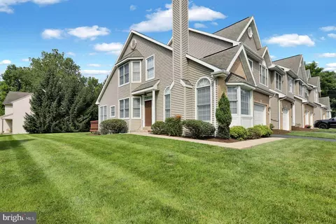 18 Wyomissing Ct, Wyomissing, PA 19610