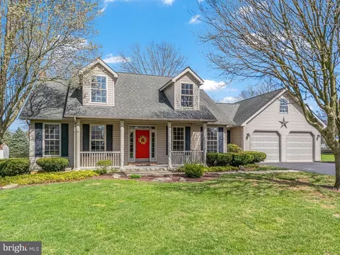 35 Hoch Ave, Topton, PA 19562