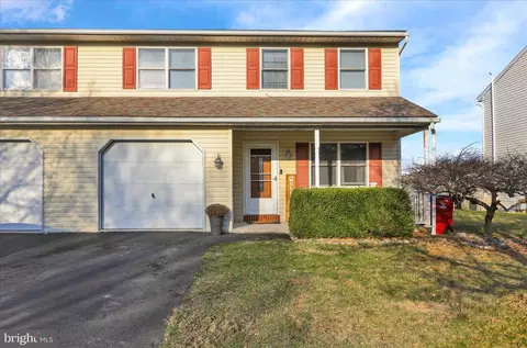 206 Carriage Dr, Wernersville, PA 19565