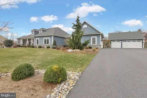 Exterior - 7 Foxgrove Dr Rd, Sinking Spring, PA 19608 photo 13 of 14