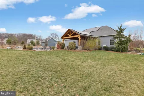 Exterior - 7 Foxgrove Dr Rd, Sinking Spring, PA 19608 photo 2 of 14