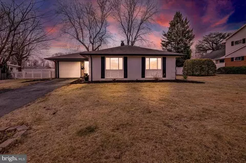 26 Cedarwood Rd, Reading, PA 19610