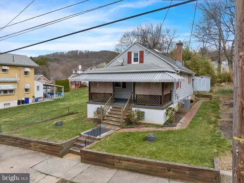 3221 Gray St, Reading, PA 19605