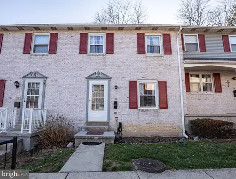 173 Village Dr, Boyertown, PA 19512