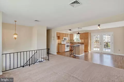 744 Tamarack Trl, Reading, PA 19607 photo 3