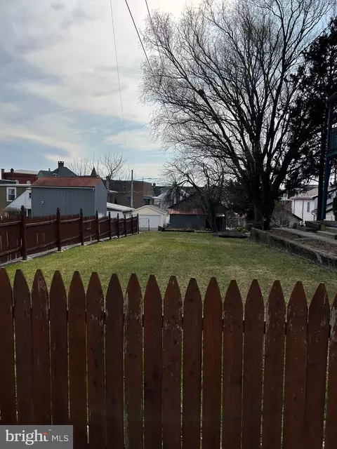 154 W Walnut St, Kutztown, PA 19530